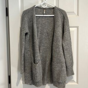 Like new Free People cardigan w pockets